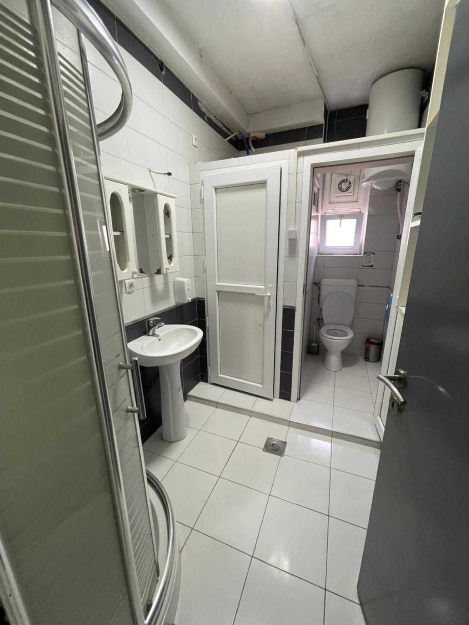 Newborn Comfort Hostel The Biggest Hostel Of Town With Best Location Πρίστινα Εξωτερικό φωτογραφία